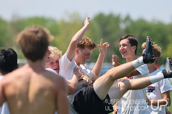 Pool play at USAU Youth Club Championships