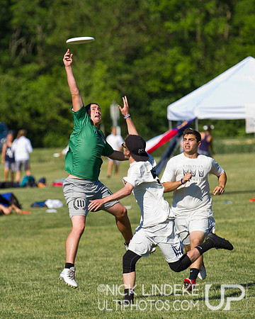 2014 USAU D-I College Champs Friday Action