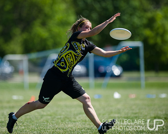 2014 USAU D-I College Champs Friday Round 4 Action