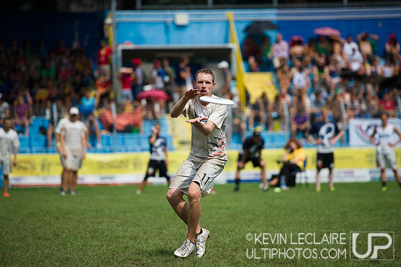 Drag'n Thrust vs. Polar Bears -- WUCC Mixed Final