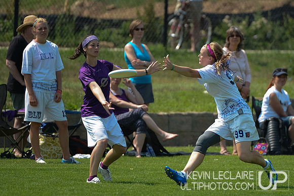 2012 USAU D-I College Championships Saturday Action