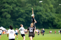 SMOG 1 vs SUFC Valhalla in pool play at World Ultimate Club Championships