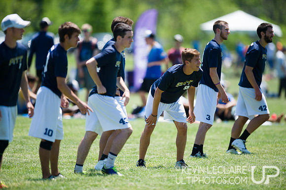 2014 USAU D-I College Champs Friday Round 3 Action