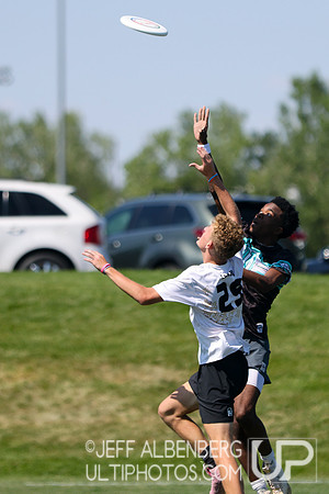Pool play at USAU Youth Club Championships