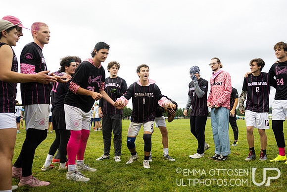 Saturday full coverage from USAU D-IIII College Championships, Pool Play Round 1: Claremont vs Richmond