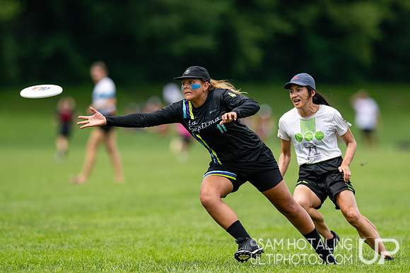 Ellipsis vs La Septima in pool play at World Ultimate Club Championships