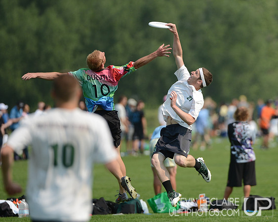 2012 USAU D-I College Championships Saturday Action