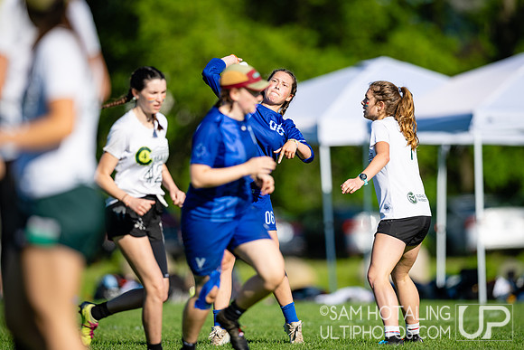 Women’s pool play at USAU DI College Championships
