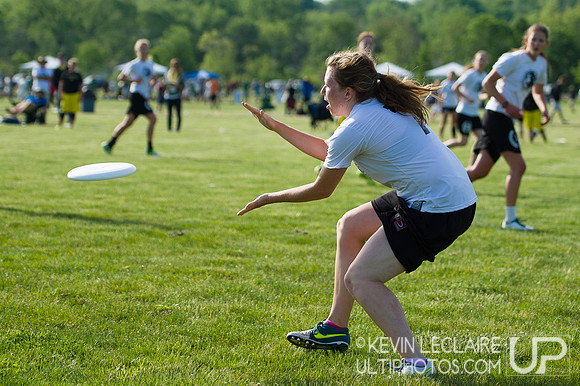 2014 USAU D-I College Champs Friday Round 1 Action