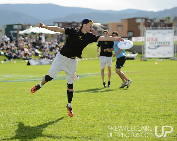 2012 USAU D-I College Championships Sunday Action