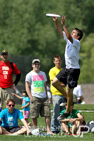 2012 USAU D-I College Championships Friday Round 1 Action