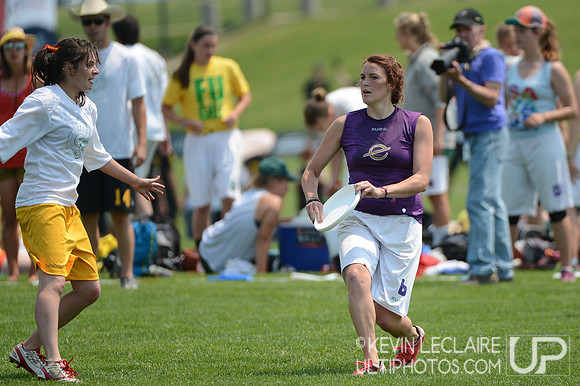 2012 USAU D-I College Championships Saturday Action