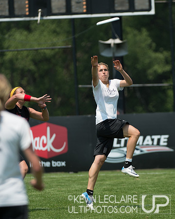 2012 USAU D-I College Championships Saturday Action
