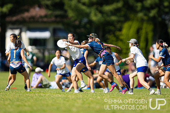 Saturday full coverage from USAU D-I College Championships, Tufts vs Santa Barbara
