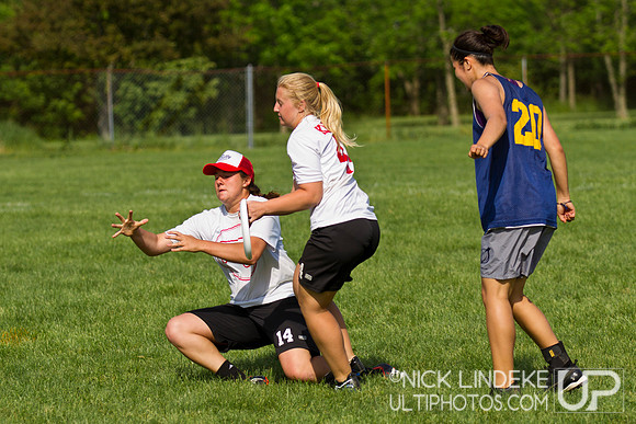 2014 USAU D-I College Champs Saturday Action
