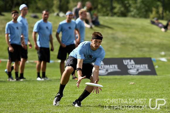 2012 USAU D-I College Championships Sunday Semis Action
