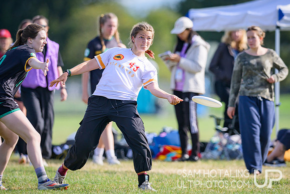 Stanford Superfly vs Vermont Ruckus in pool play at USAU D-I College Championships