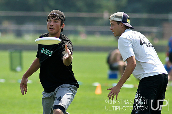 2012 USAU D-I College Championships Saturday Round 4 Action