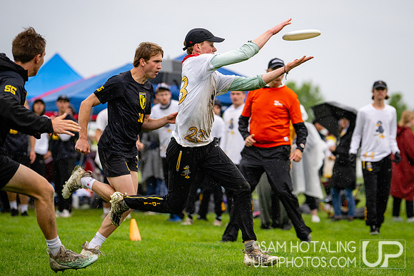 Quarterfinals at USAU DI College Championships