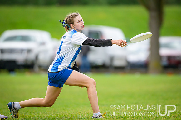 Lewis & Clark Artemis vs Whitman Sweets in quarterfinals at USAU D-III College Championships