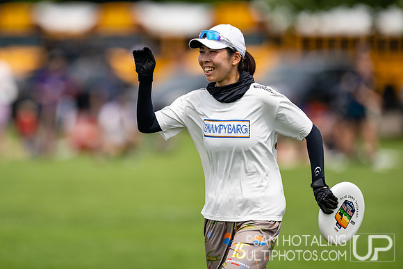 Chicago Nemesis vs Swampybarg in pool play at World Ultimate Club Championships