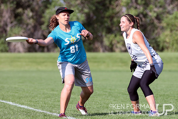 Charlie Mercer (SOS #81) v. Sarah Haynie (Shipwreck #32) - Bracket Play at the 2021 USAU Masters National Championships