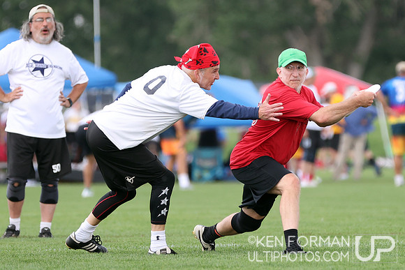 Age Against the Machine v. TriAged at the 2021 USAU Masters National Championships