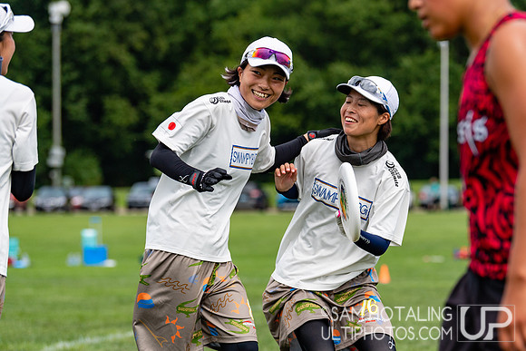Chicago Nemesis vs Swampybarg in pool play at World Ultimate Club Championships