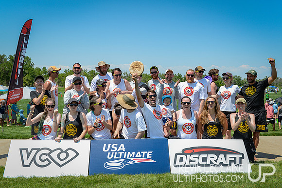 Iron City Ultimate Mixed Masters Spirit Award Winners Team Photo