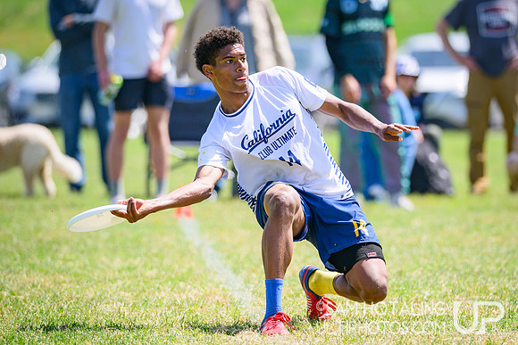 Highlights: pool play at USAU D-I College Championships