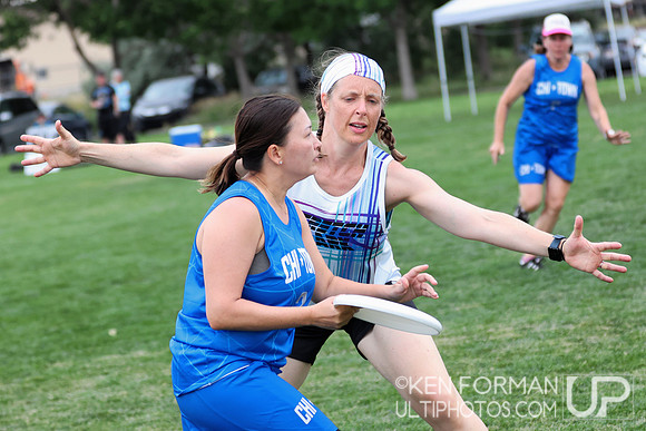 Stretch Mark v. Prime in Pool Play at the 2021 USAU Masters National Championships