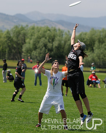 2012 USAU D-I College Championships Friday Action