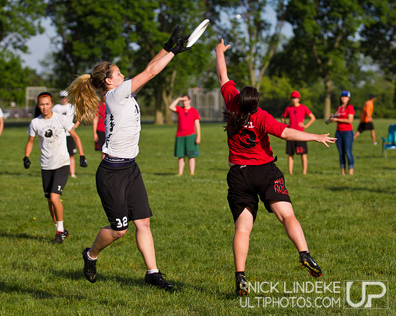 2014 USAU D-I College Champs Sunday Action