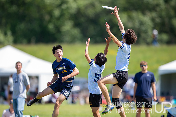Day 2 of the USA Ultimate D-I College Championships