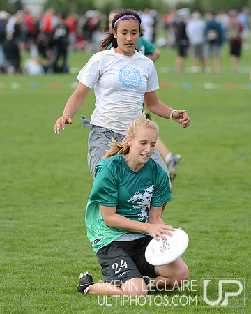 2012 USAU D-I College Championships Friday Round 1 Action