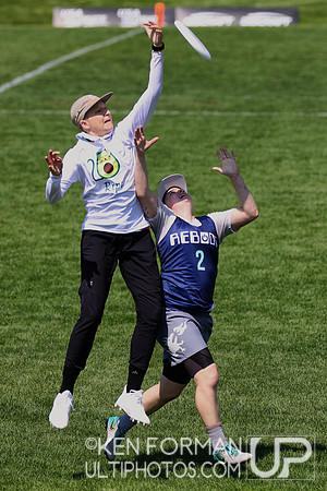 Reboot Squad vs. Ripe at the 2021 USAU Masters National Championships