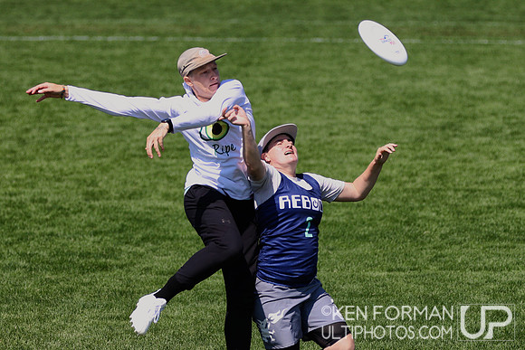Reboot Squad vs. Ripe at the 2021 USAU Masters National Championships