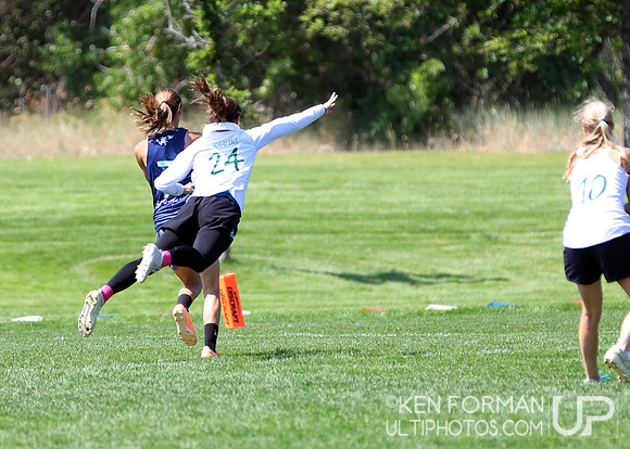 Reboot Squad vs. Ripe at the 2021 USAU Masters National Championships