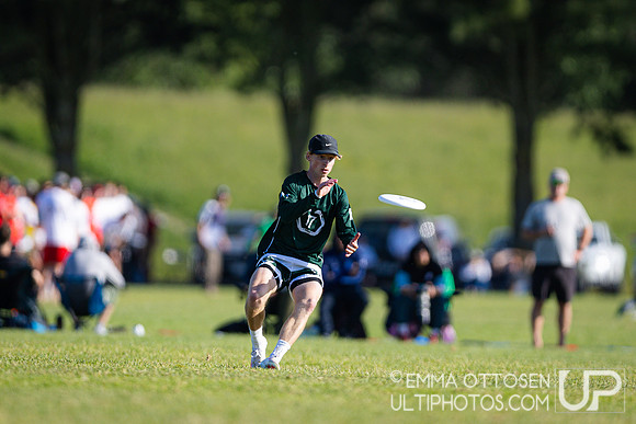 Saturday full coverage from USAU D-I College Championships, Western Washington vs Massachusetts