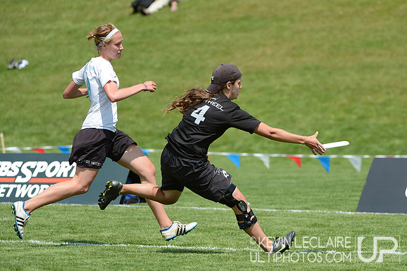 2012 USAU D-I College Championships Friday Action