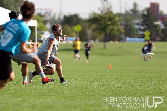 SOS vs. Shipwreck in Pre-Quarters at the 2021 USAU Masters National Championships