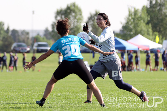 SOS vs. Shipwreck in Pre-Quarters at the 2021 USAU Masters National Championships
