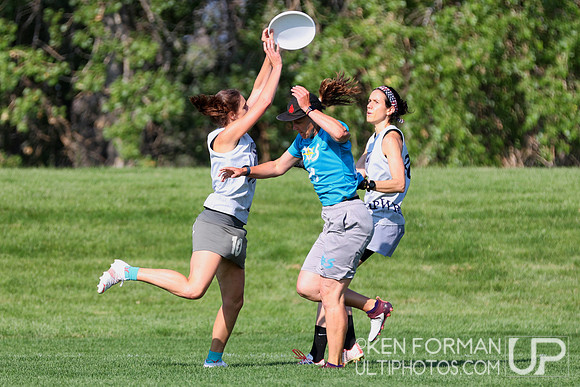 SOS vs. Shipwreck in Pre-Quarters at the 2021 USAU Masters National Championships