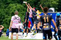 Buzz Bullets vs Seattle Sockeye in pool play at World Ultimate Club Championships