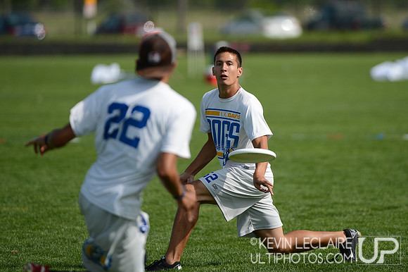 2012 USAU D-I College Championships Friday Action