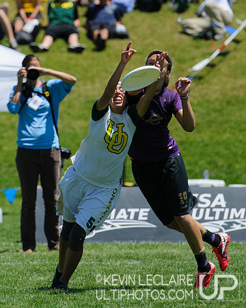 2012 USAU D-I College Championships Sunday Action