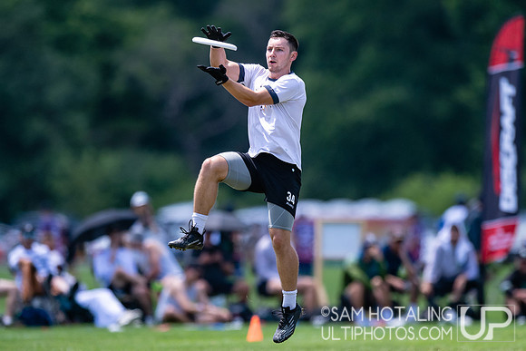 Buzz Bullets vs PoNY in quarterfinals at World Ultimate Club Championships