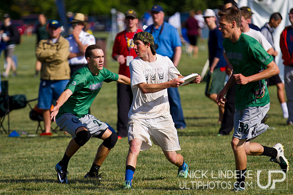 2014 USAU D-I College Champs Friday Action