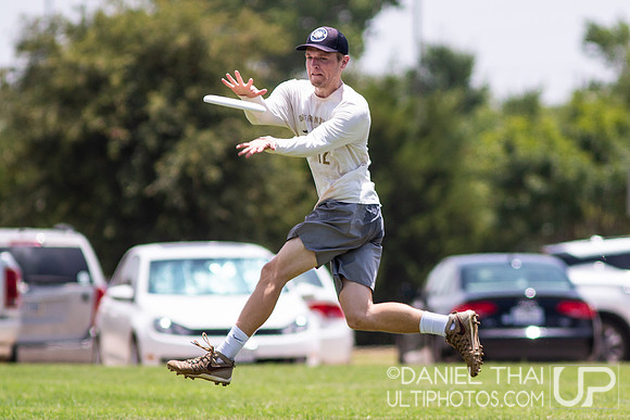 Texas 2 Finger  – Saturday Pool Play