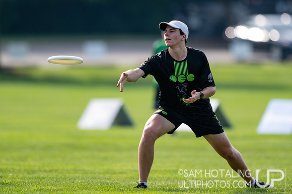 Clapham Ultimate vs Melbourne Ellipsis in pool play at World Ultimate Club Championships